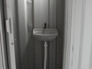 CONTAINER C/ SANIT&Aacute;RIO